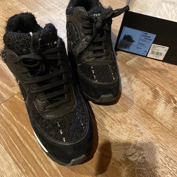 Chanel tennis shoes - Picture 1 of 4